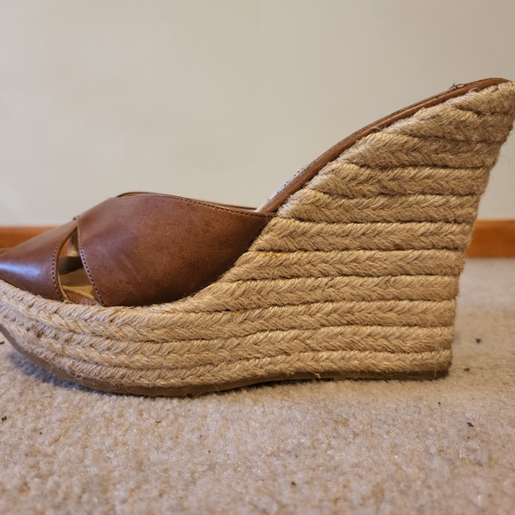 Size 10 Tan Jimmy Choo Phyllis style wedge sandal - Picture 2 of 6